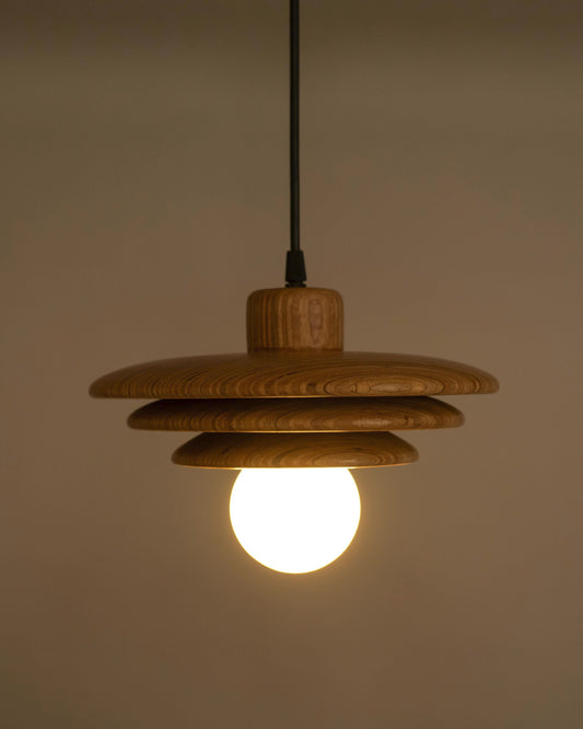 Drape pendant lighting fixture display