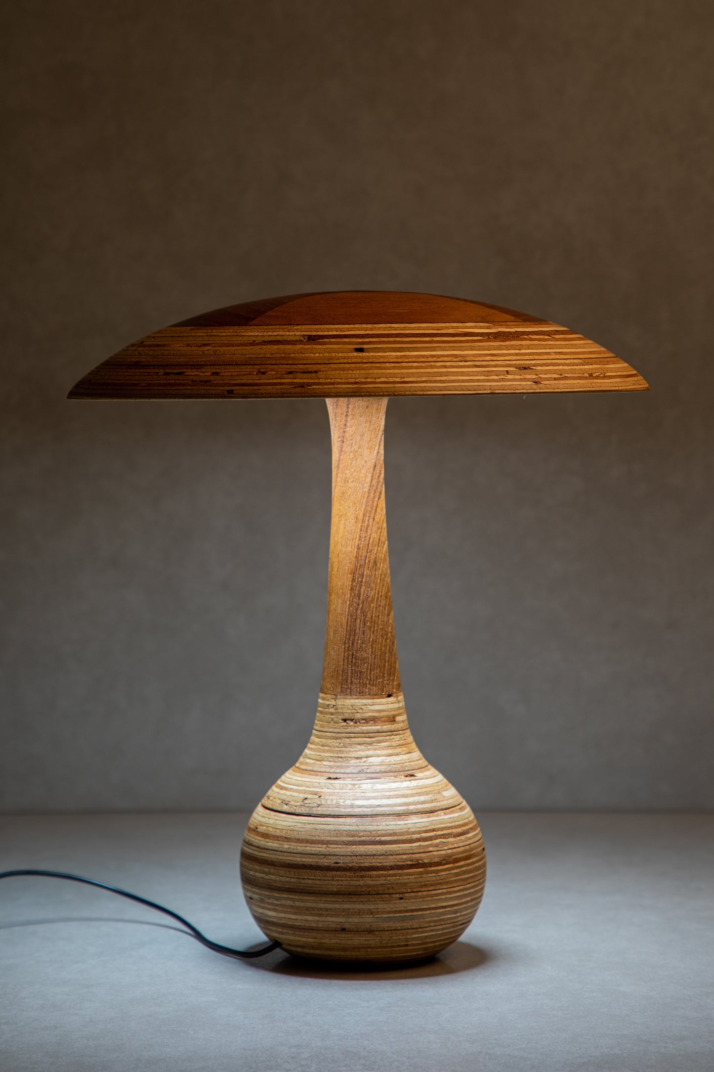 Belly table lamp short