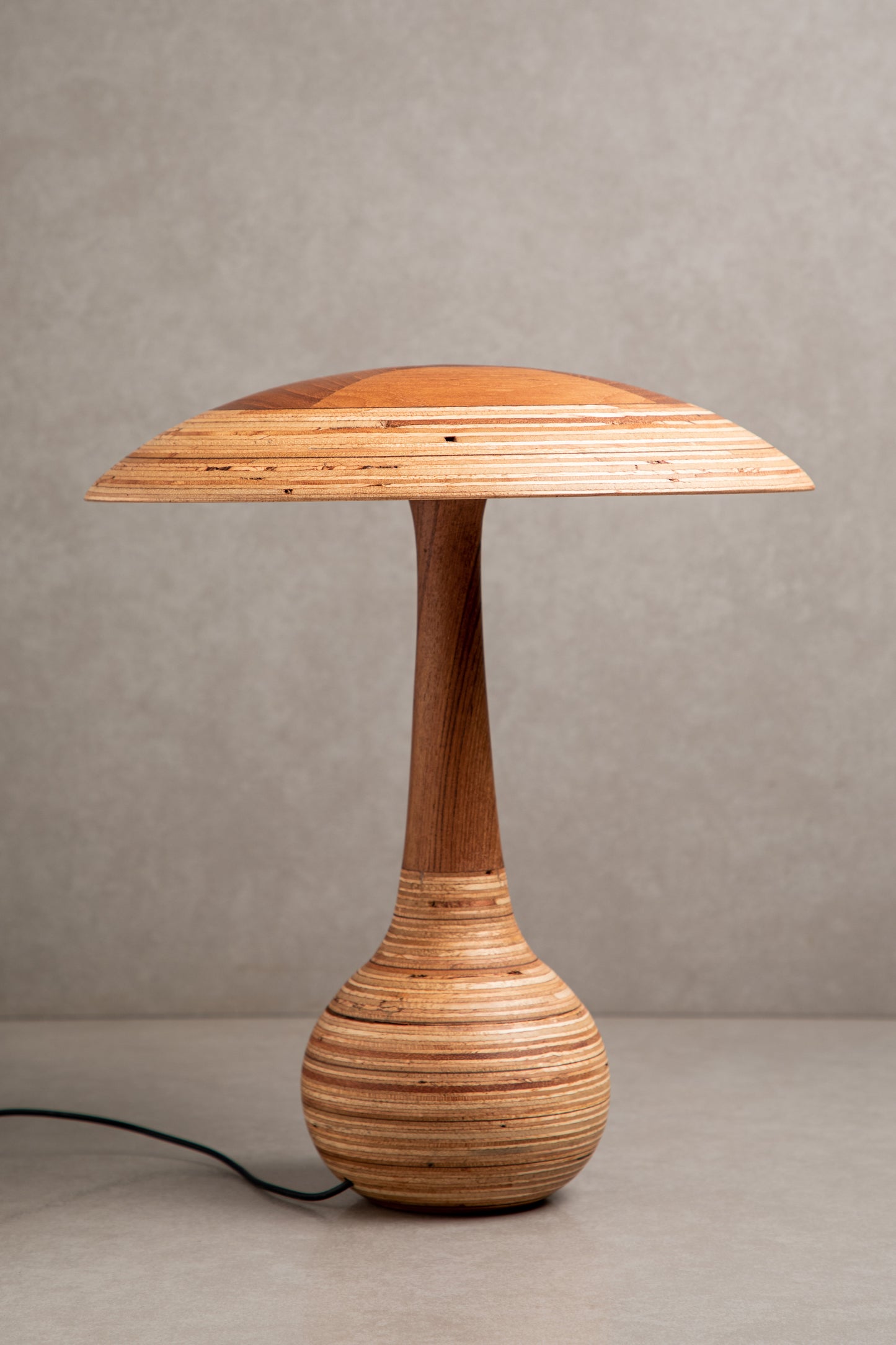 Belly table lamp short