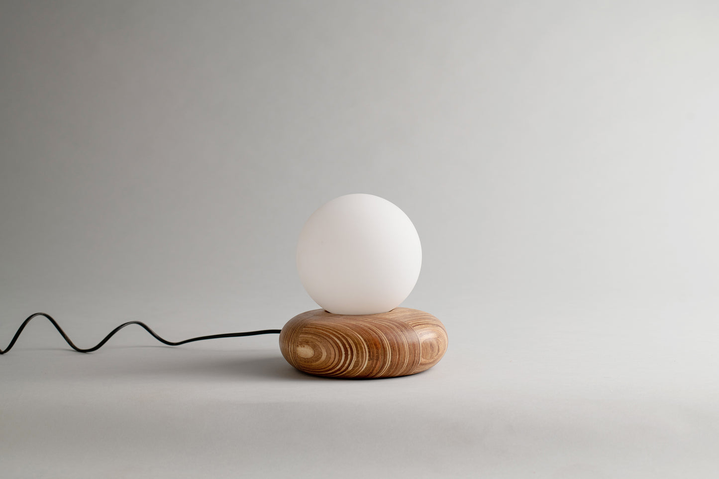 Pebble table lamp