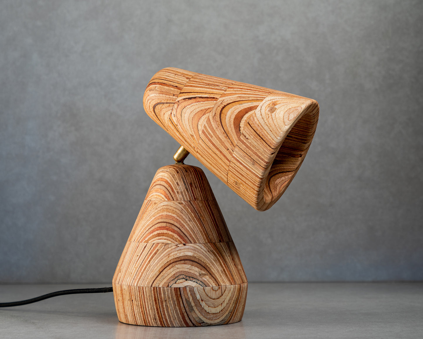 Stretch table lamp
