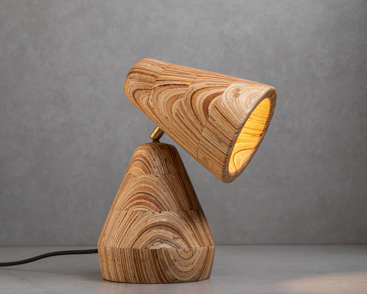 Stretch table lamp